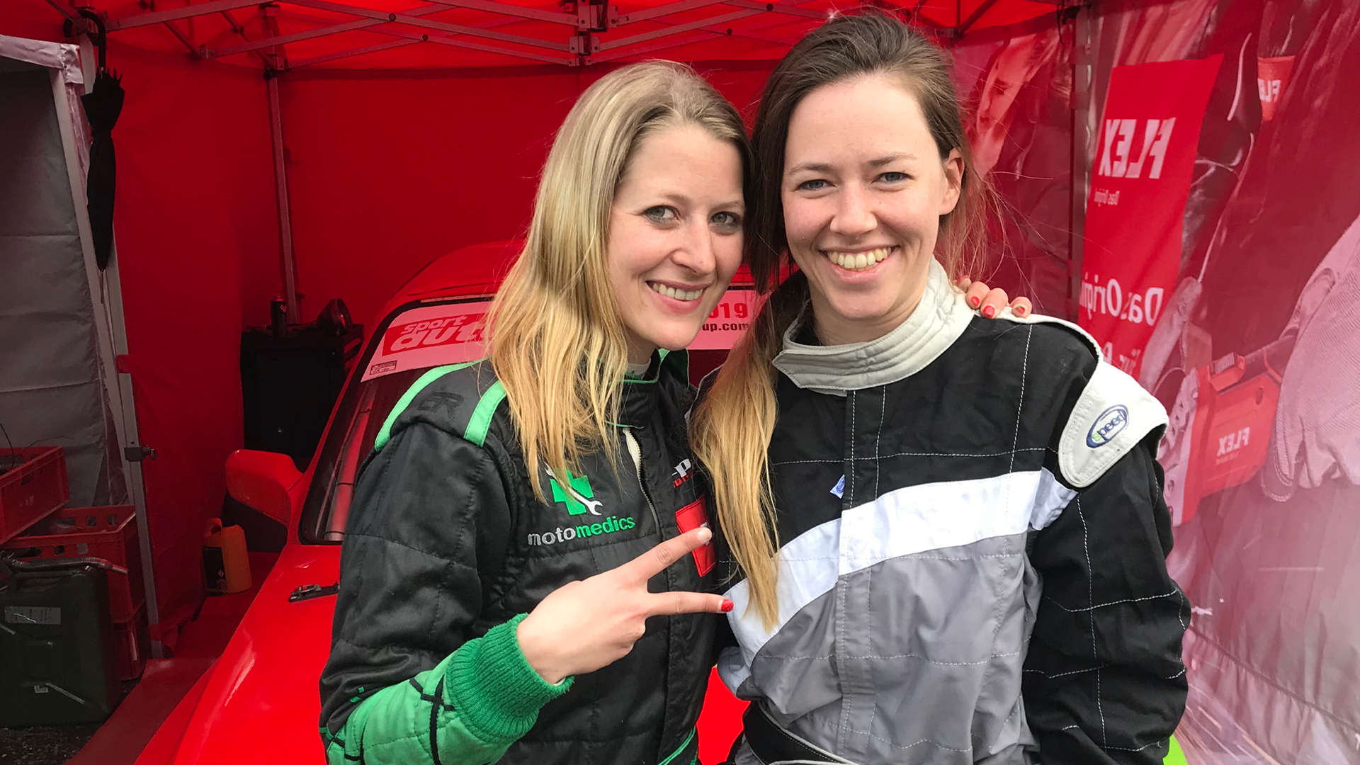 VISUELL Blogbeitrag: Titelstory des DeinsMeinsUnsers: Laureen Seider mit Denise Ritzmann