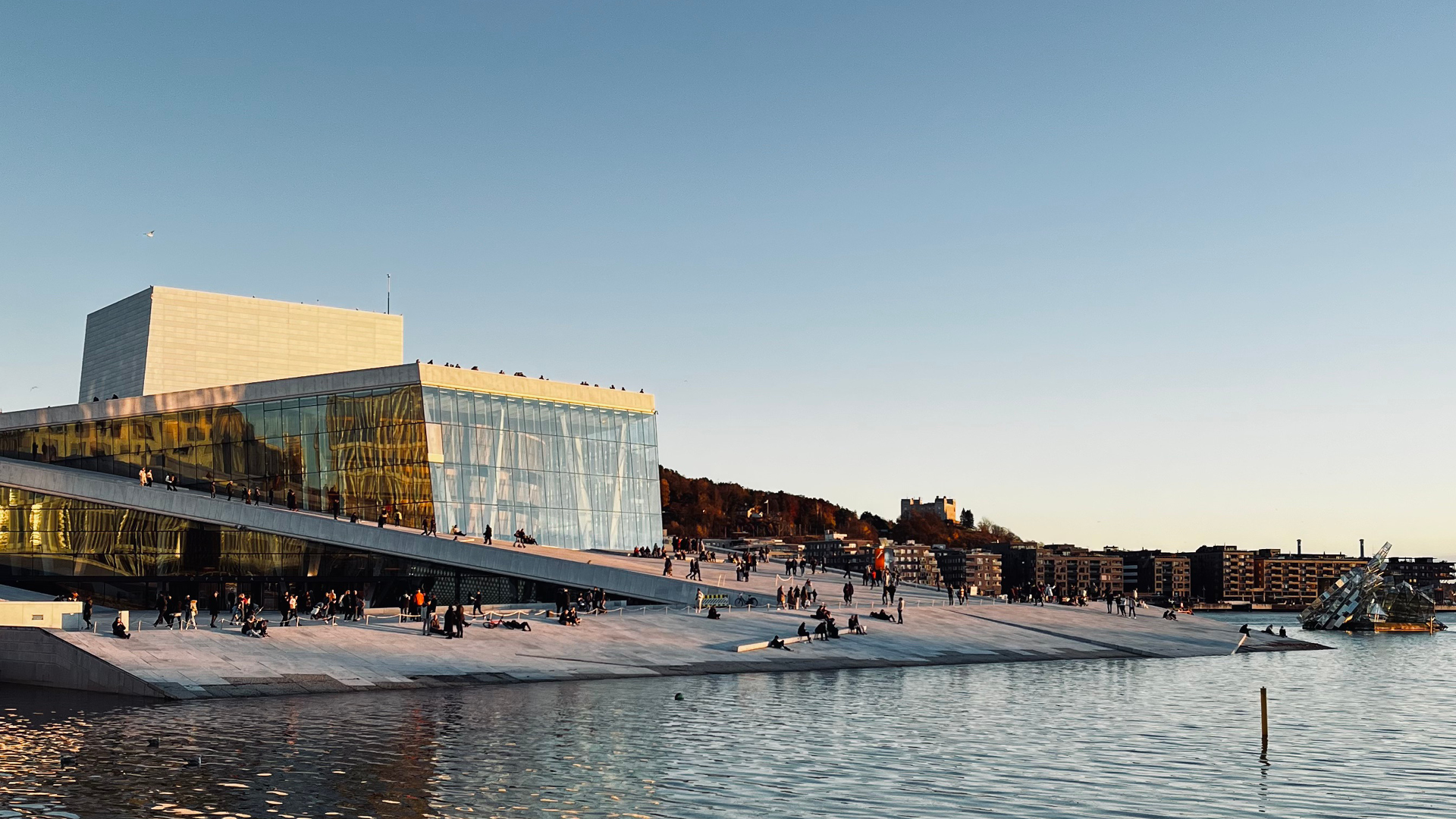 VISUELL Blogbeitrag: Weiterbildung in Oslo: Blick auf das Opernhaus in Oslo