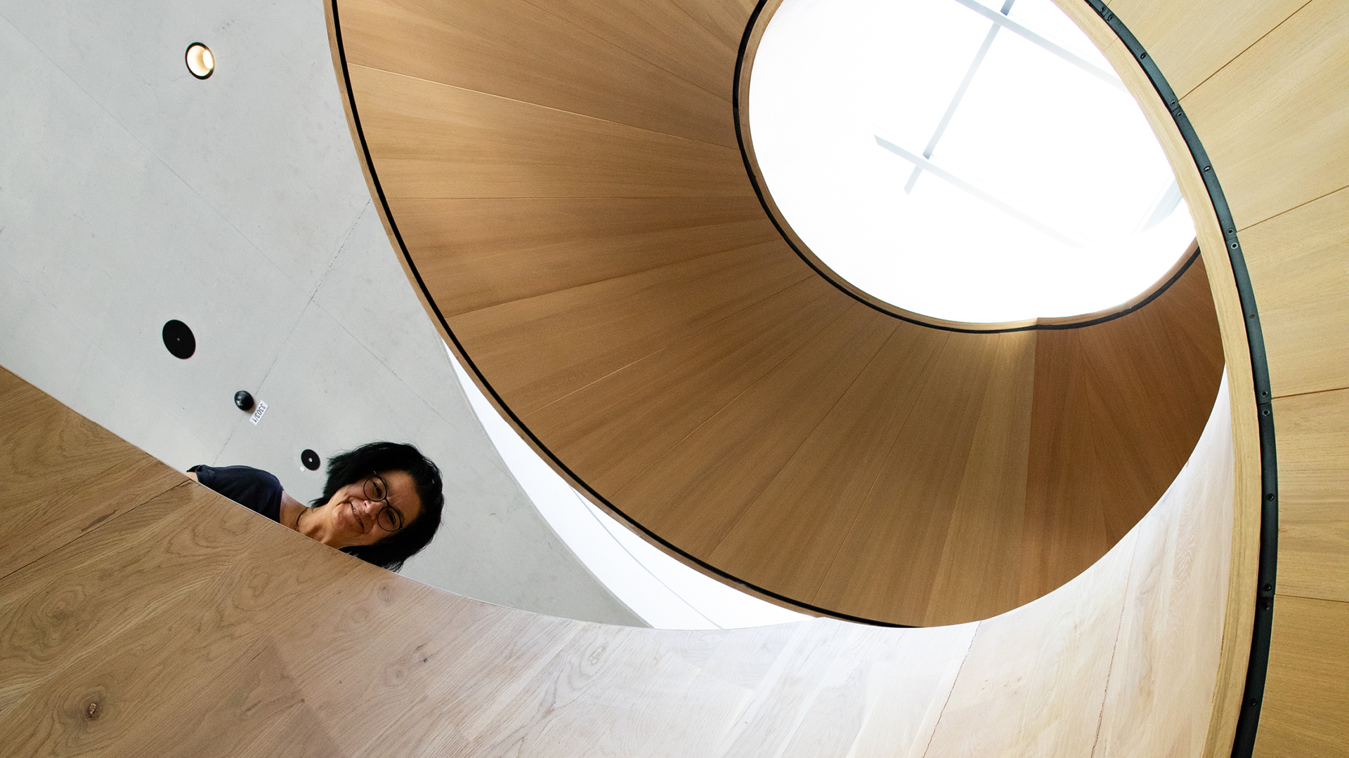 VISUELL Blogbeitrag: Weiterbildung in der Rapunzelwelt: Die Wendeltreppe aus Holz aus dem Rapunzelmuseum