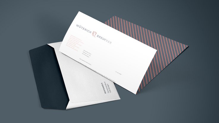 VISUELL Kommunikationsdesign: Corporate Design: Der Briefbogen mit passendem Umschlag mit dunkelblauer Innenseite