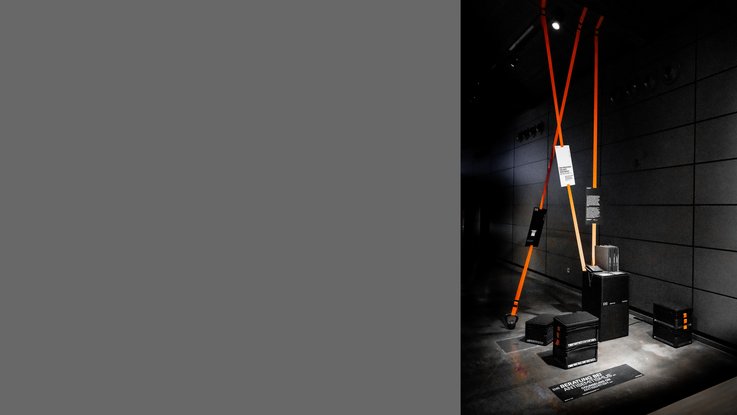 VISUELL Szenografie: Sonderausstellung: Anti Anti 2.0: Analoge Medienstation mit integrierten Modulen; interaktive Elemente erweitern die Ausstellung um haptische Touchpoints.