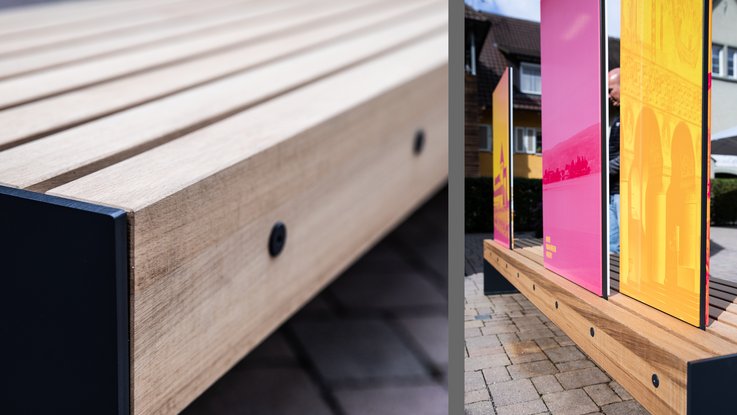 VISUELL Szenografie: Wahre Wunderbänke: links Detail einer Sitzbank aus langlebigem Eichenholz, rechts Rückseite dreier Informationstafeln mit kräftig farbigen Bildern