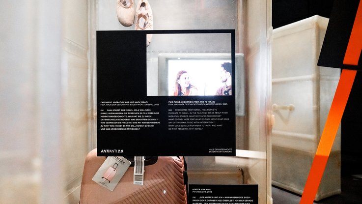 VISUELL Szenografie: Sonderausstellung: Anti Anti 2.0: Digitale Medienstation mit Videoformat; persönliche Perspektiven eröffnen neue Sichtweisen im Dialog.