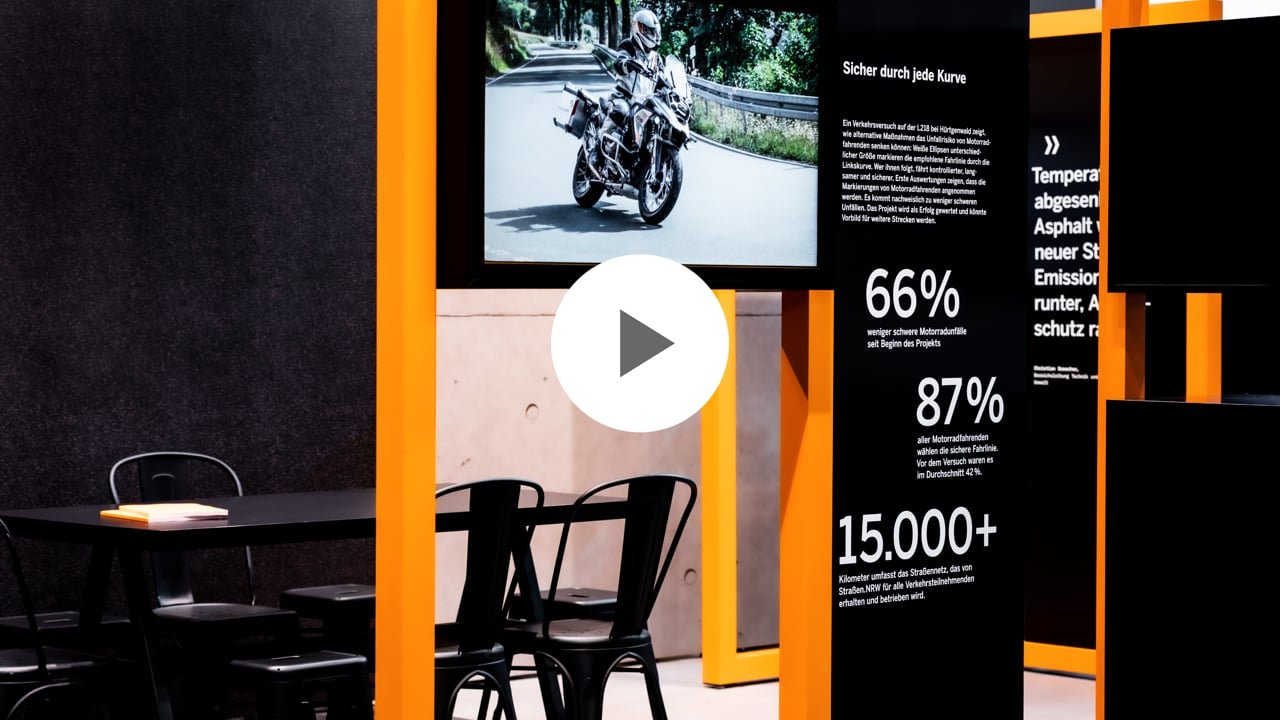 VISUELL Scenography: Straßen.NRW exhibition stand at InfraTech 2026